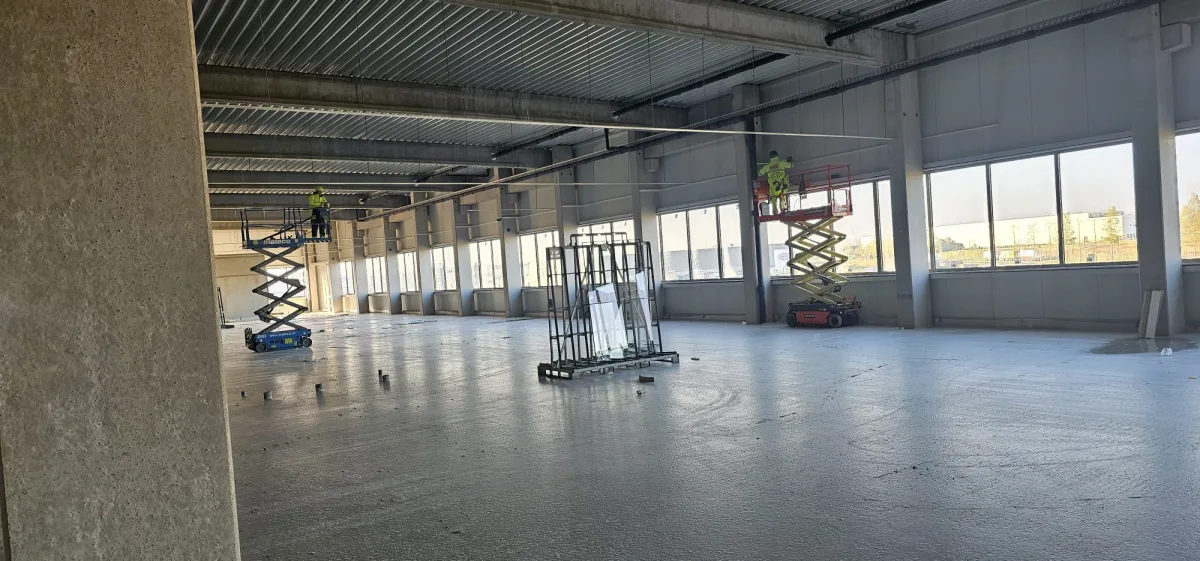 Montage de l’enveloppe d’un hall
